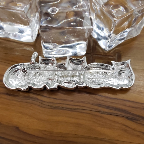 Cat Pin - Picture 3 of 3